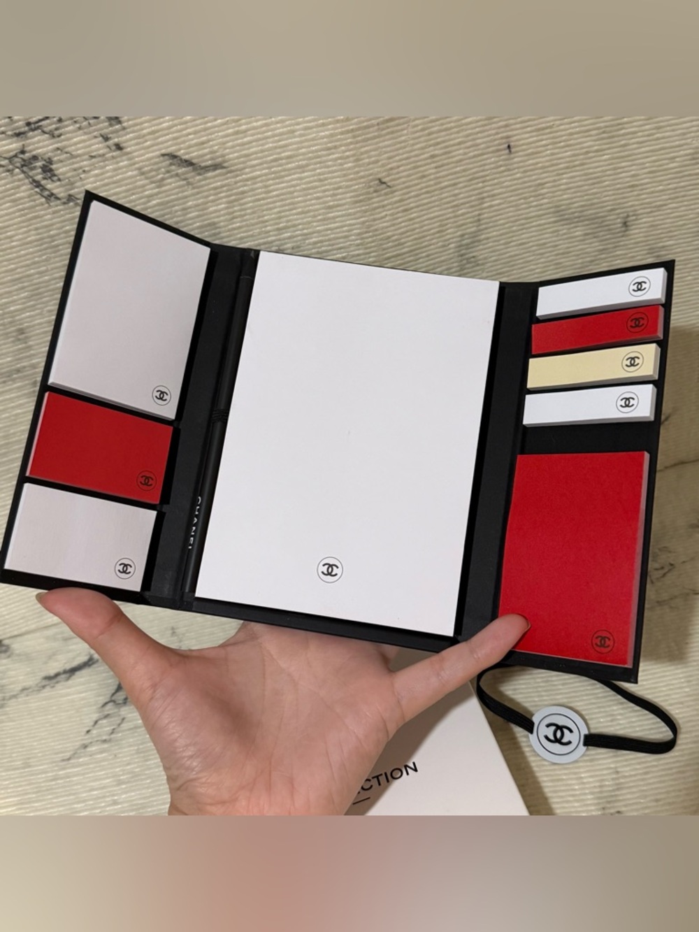 Chanel Beauty Notepad / Sticky Notes set with Pencil - Picture 7 of 14